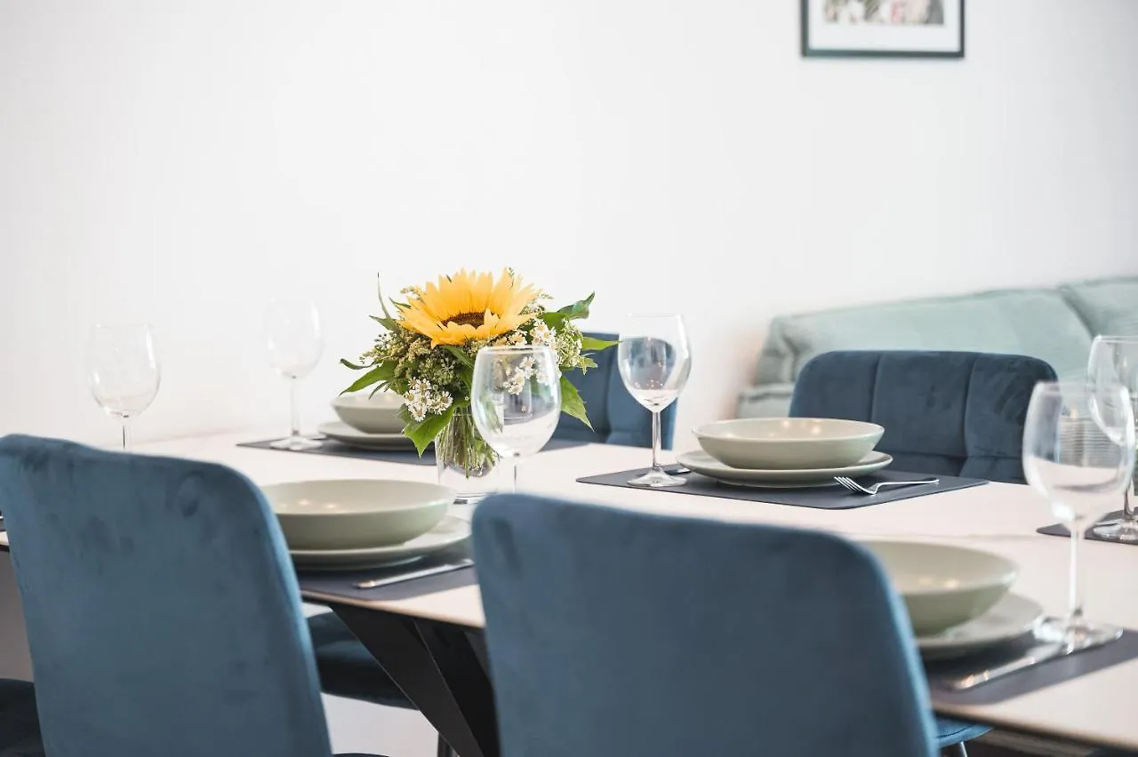 Apartment Finest Design Stuttgart Airport Messe Stadtbahn U7 Ostfildern Germany